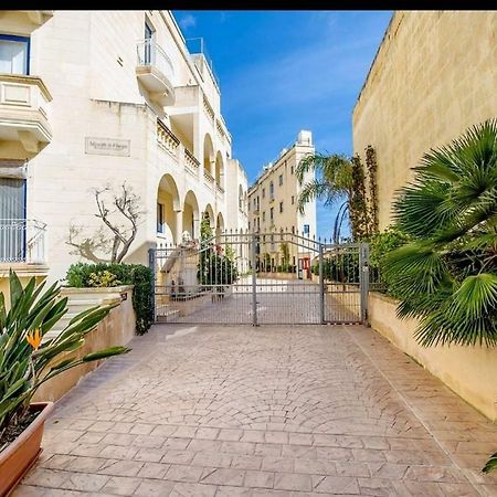 Apartment With Pool Gozo Għajnsielem Esterno foto
