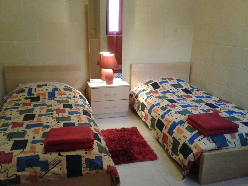 Apartment With Pool Gozo Għajnsielem Esterno foto