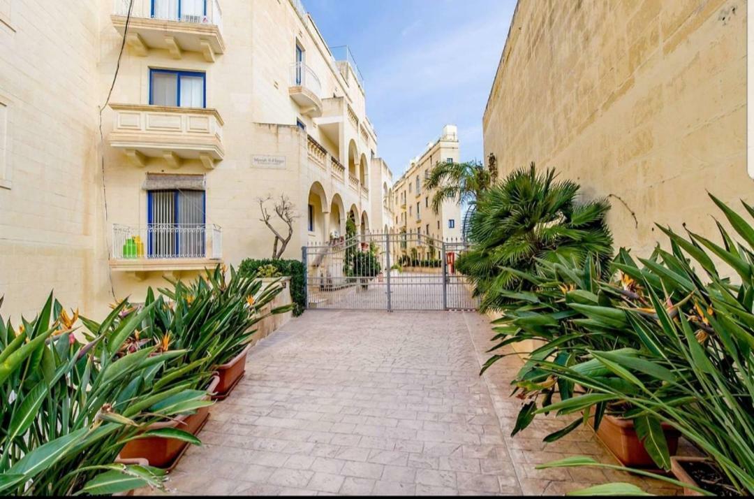 Apartment With Pool Gozo Għajnsielem Esterno foto